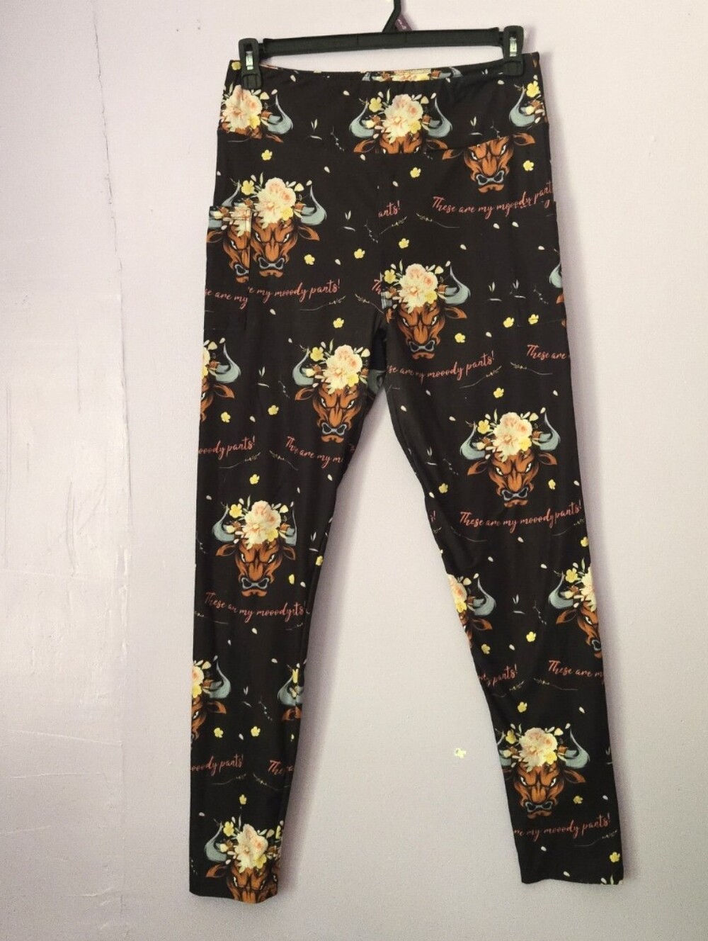 Black Leggings XL-2X Floral Bull Print